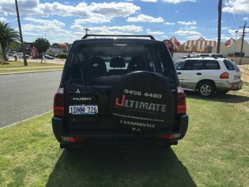 2003 MITSUBISHI PAJERO GLX NP