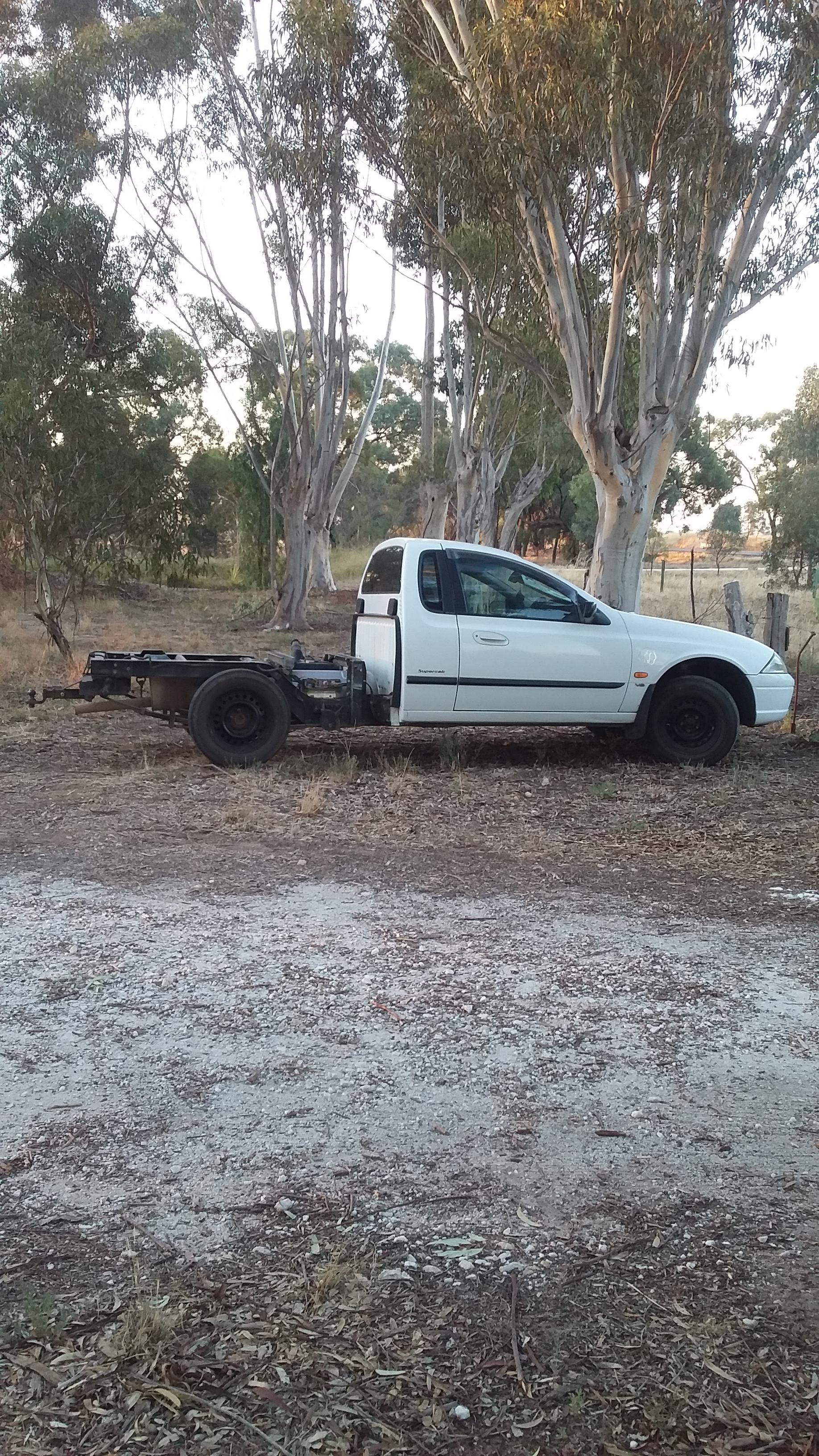 FORD 2001 1 TONNER SUPER CAB ROLLING CHASSIS