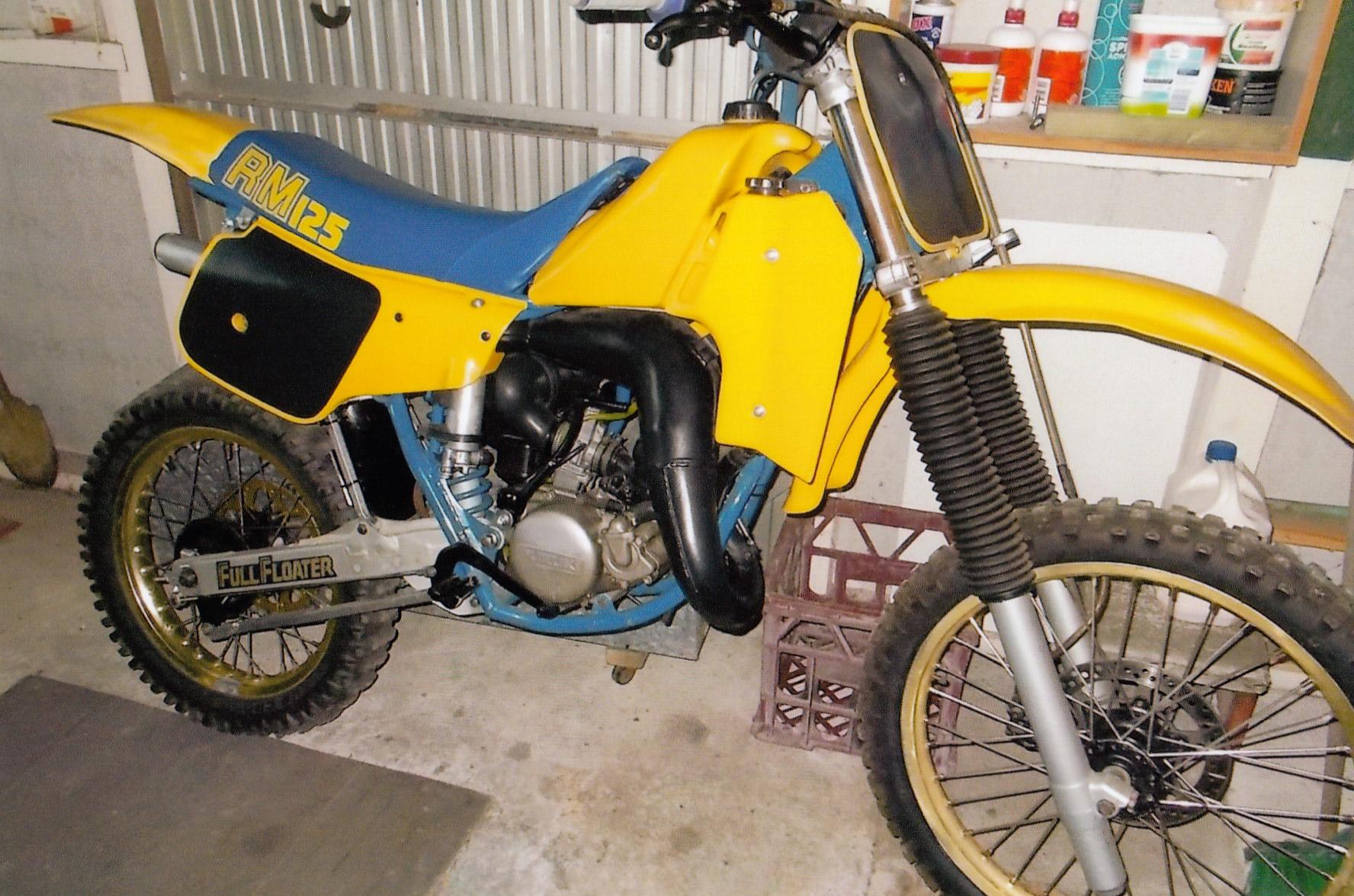 1985 SUZUKI RM125 MOTOCROSS