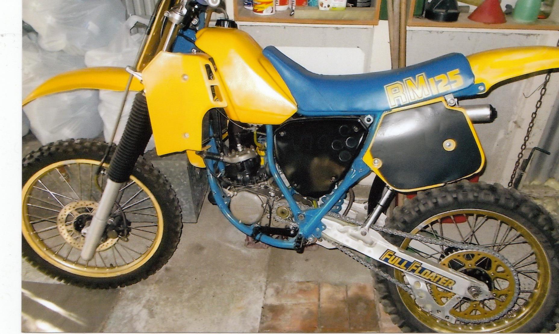 1985 SUZUKI RM125 MOTOCROSS