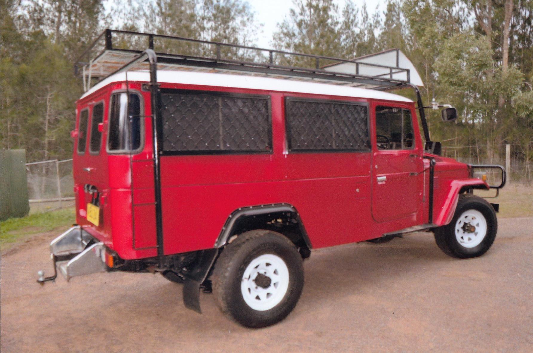1984 TOYOTA LANDCRUISER HJ47 TROOP CARRIER