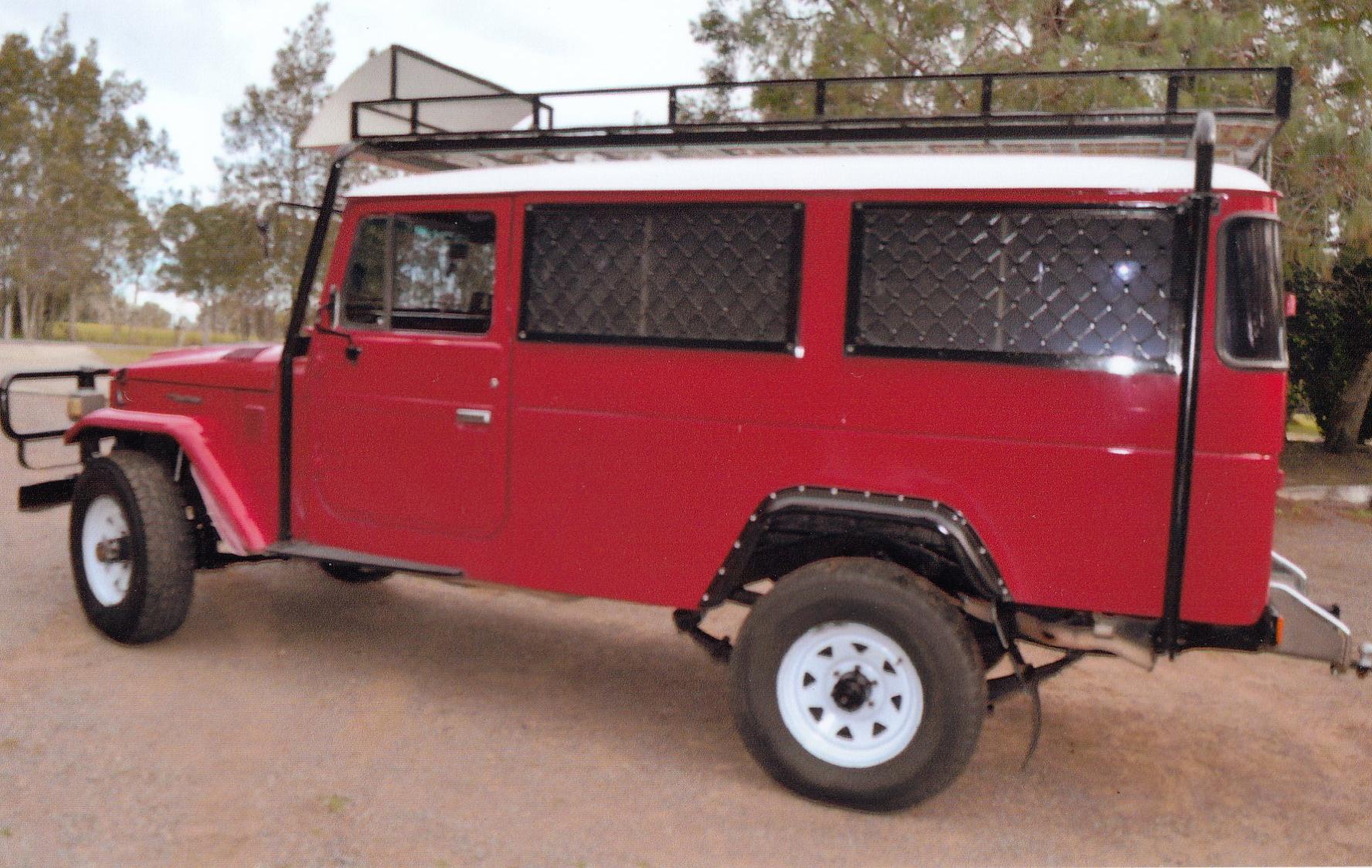 1984 TOYOTA LANDCRUISER HJ47 TROOP CARRIER