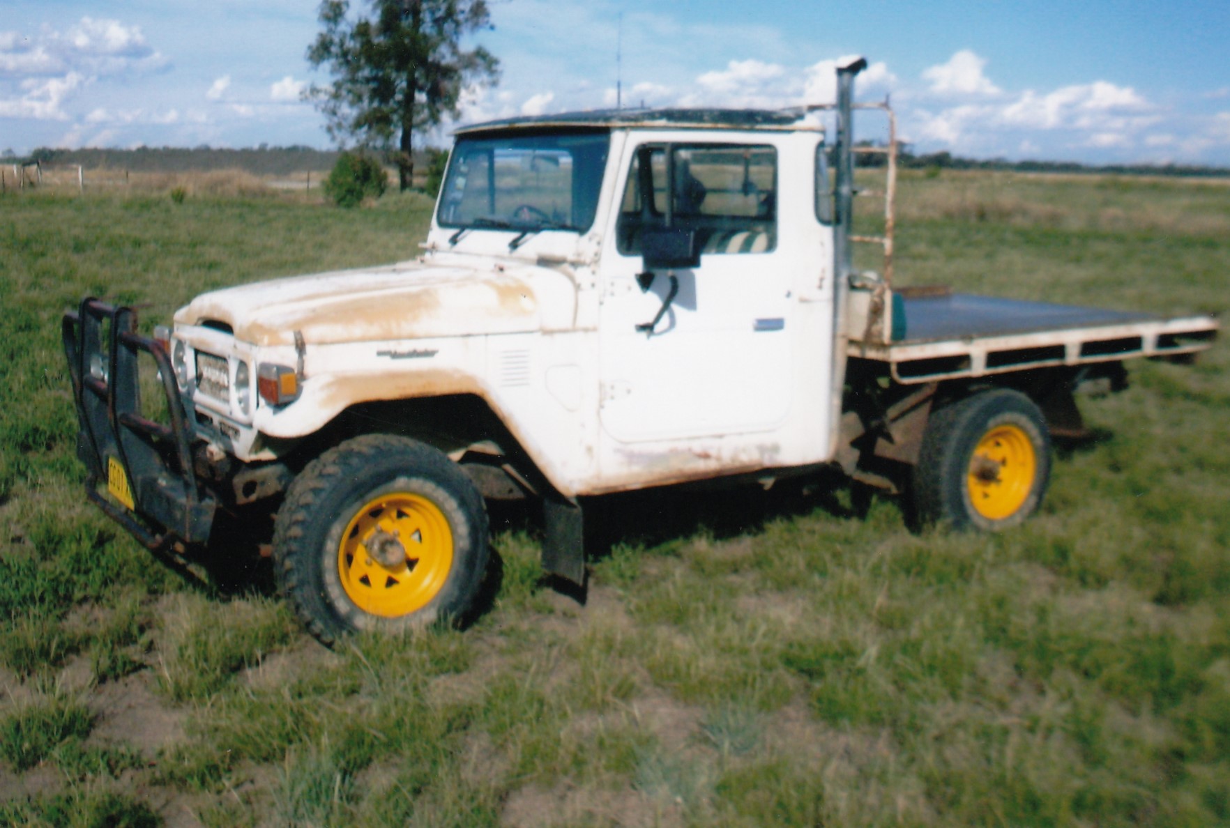 1984 TOYOTA LANDCRUISER HJ47 TRAYBACK