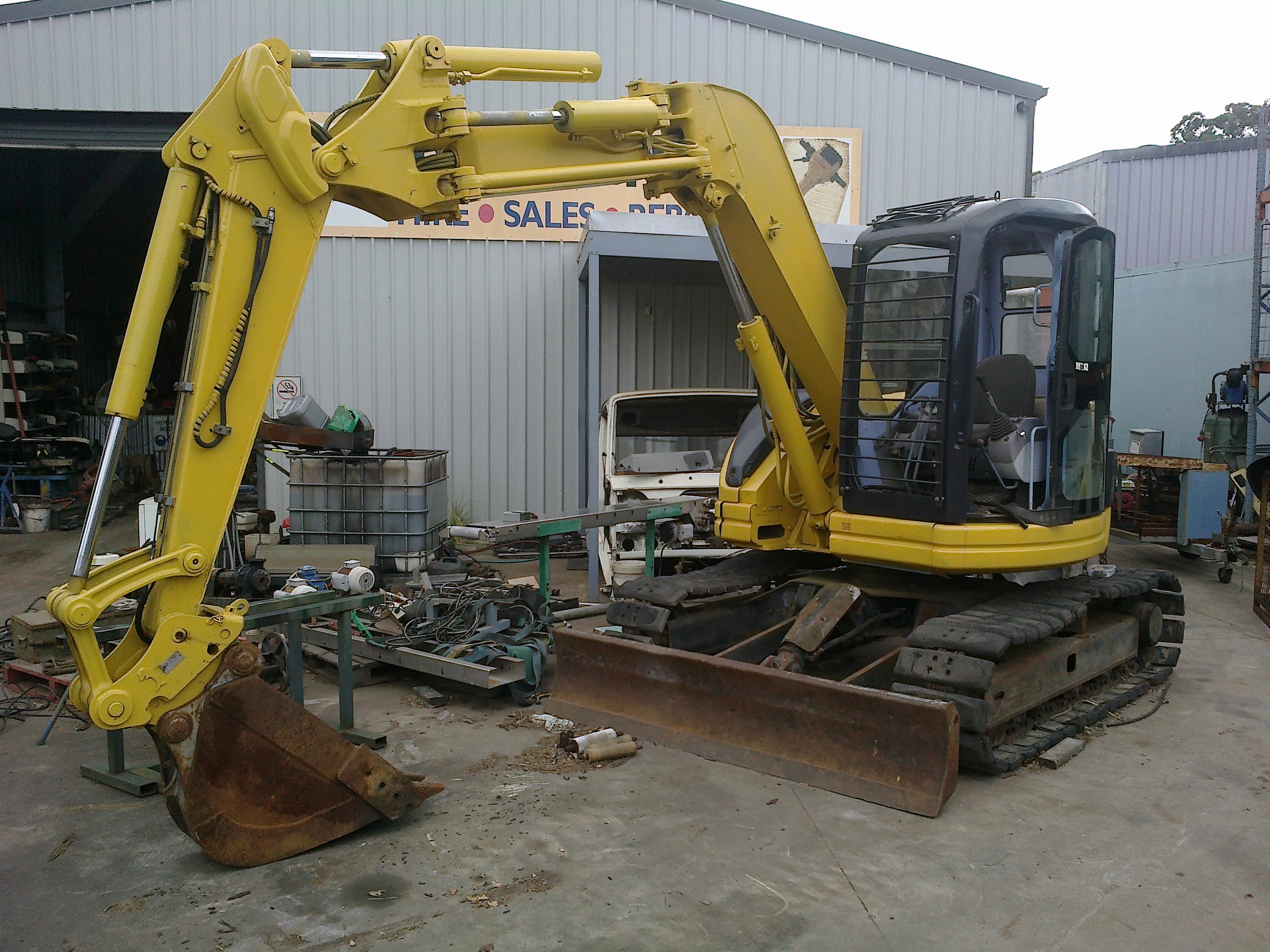 V TRENCH BUCKET SUIT MIDI EXCAVATOR