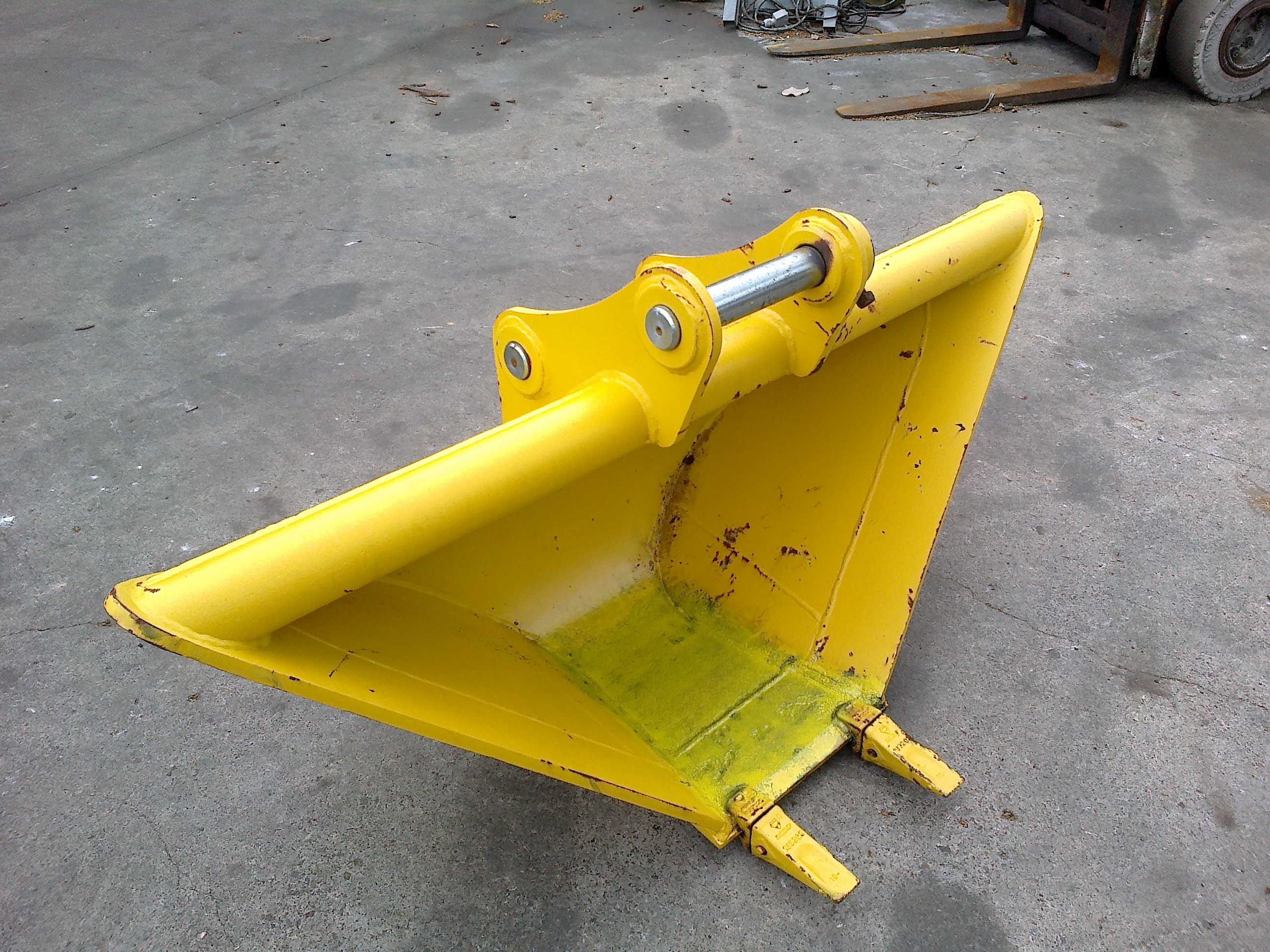 V TRENCH BUCKET SUIT MIDI EXCAVATOR