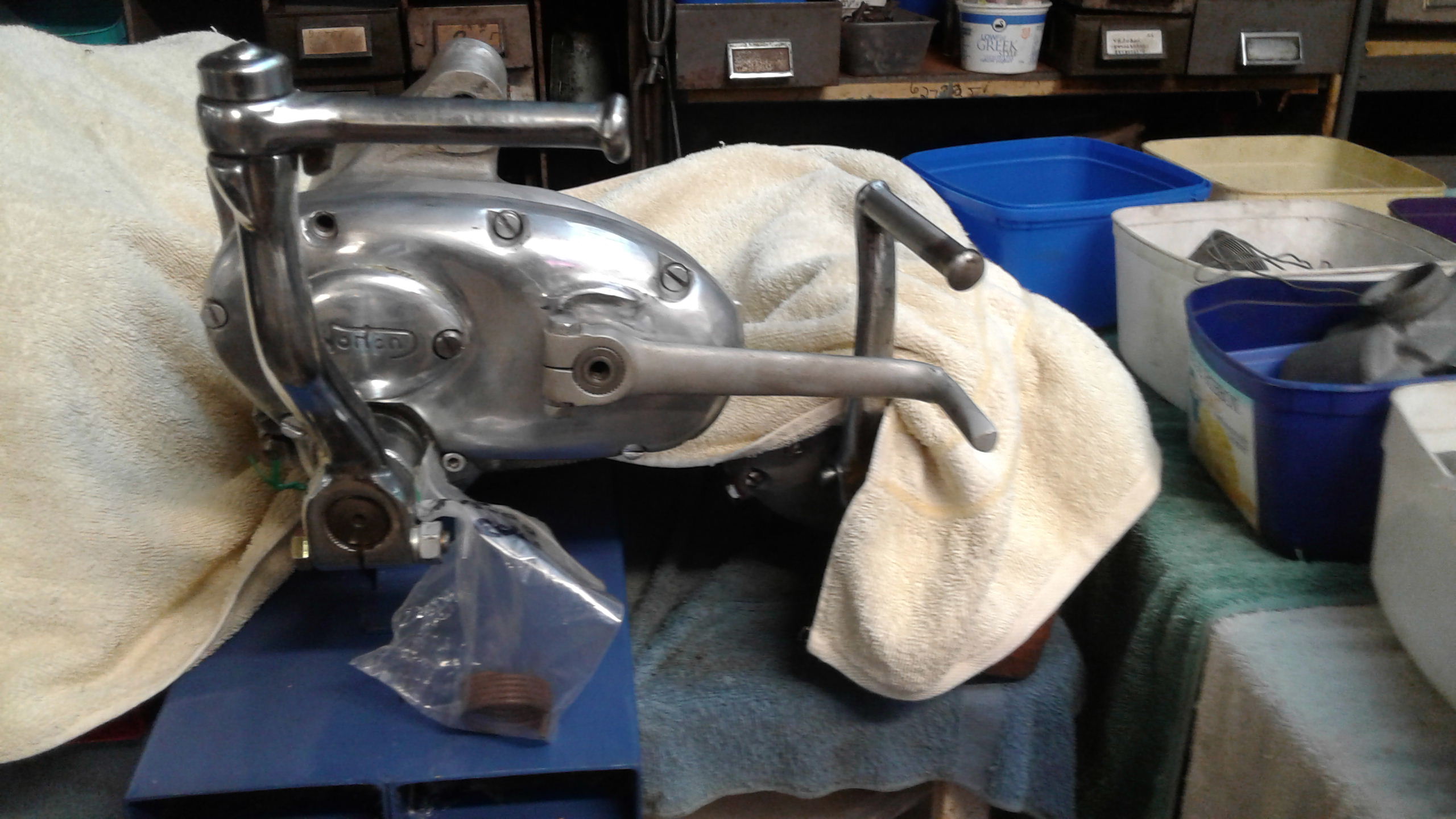 GEAR BOX NORTON LAYDOWN