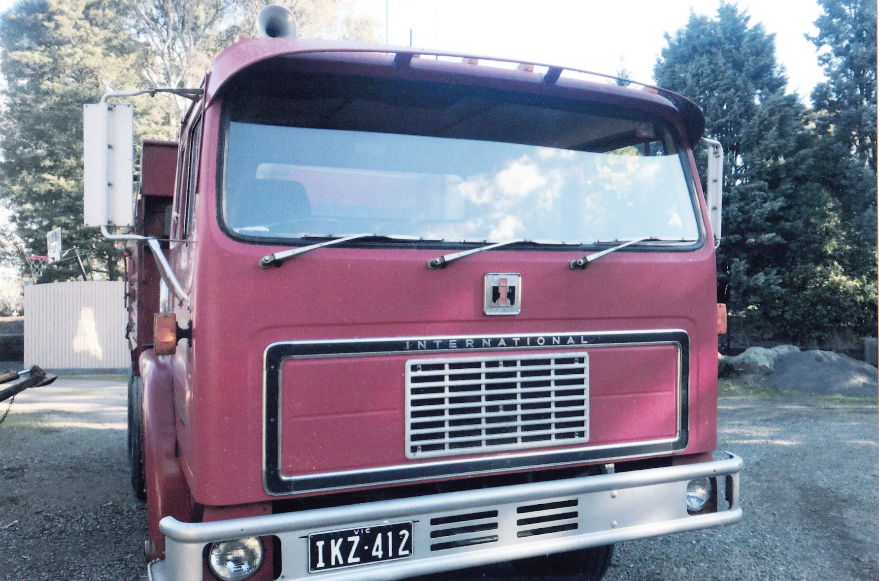 1976 INTERNATIONAL ACCO A 3070 TIPPER