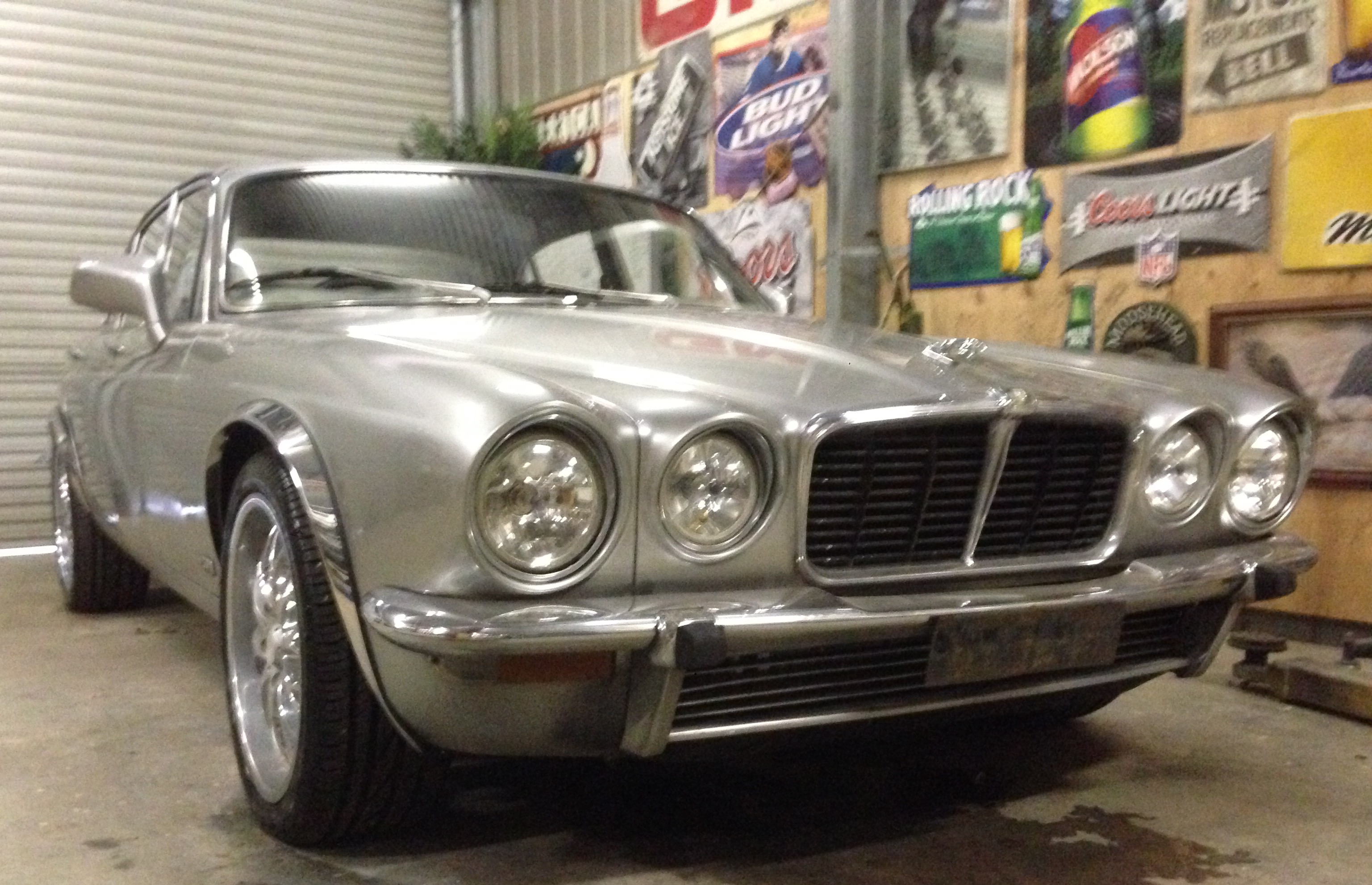 1974 JAGUAR XJ6 SEDAN