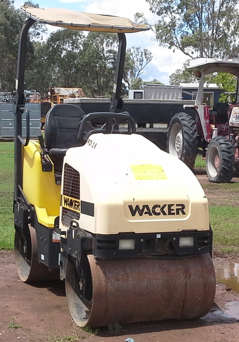 WACKER NEUSON RD16 ROLLER