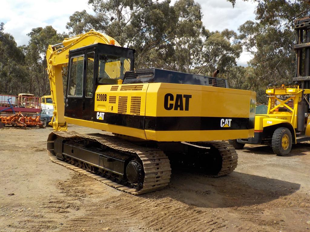 CAT EXCAVATOR E200B