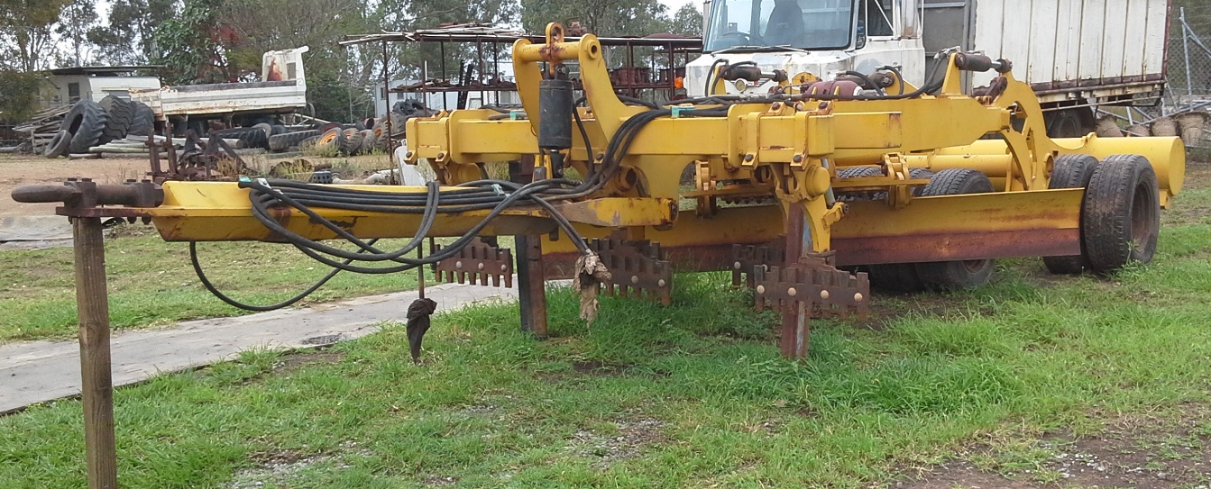 Savannah Trailing Road Grader 