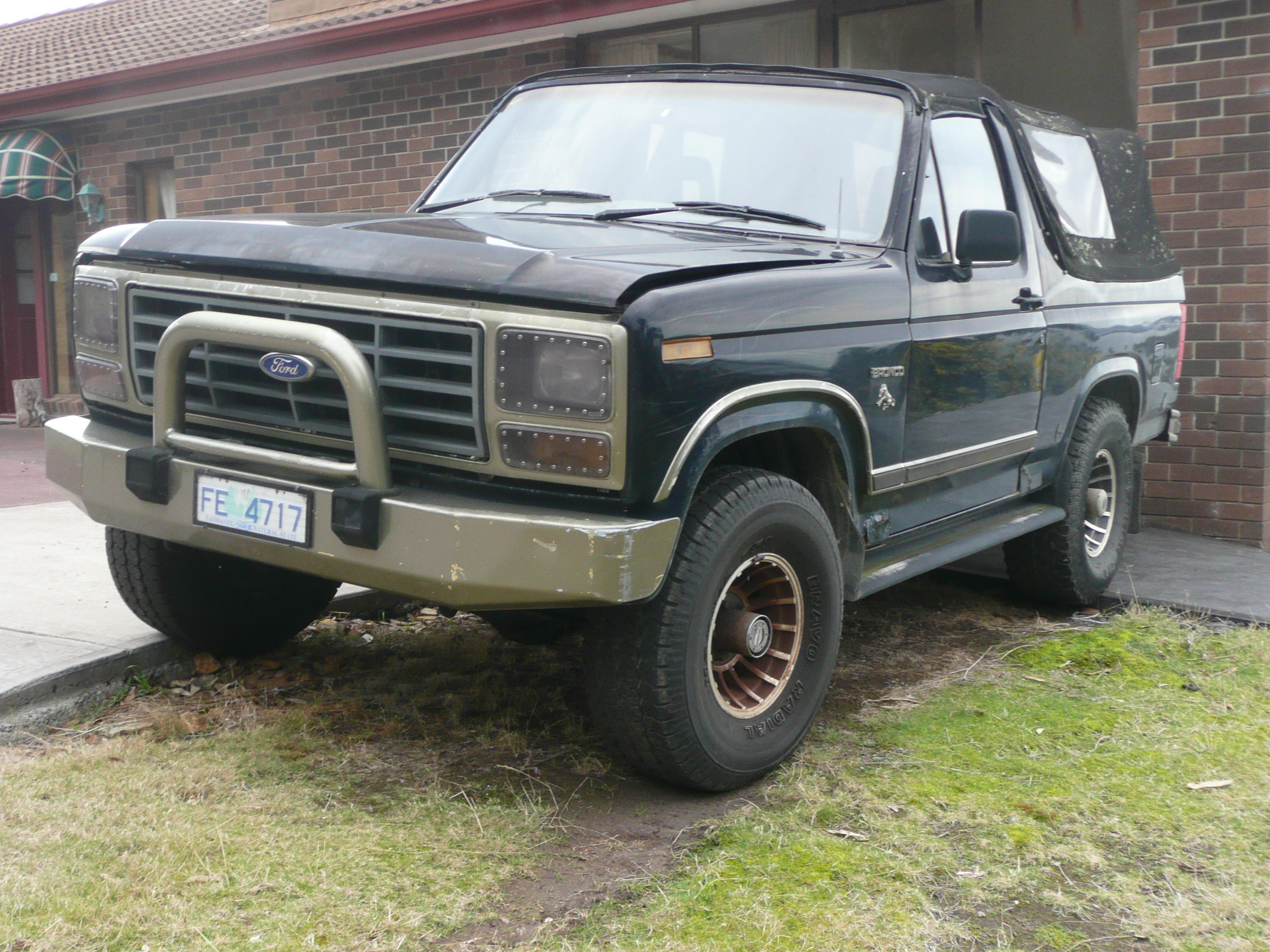 1982 FORD BRONCO CUSTOM