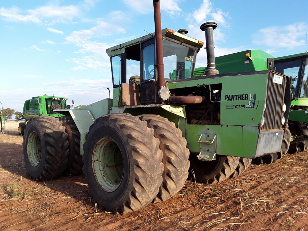 Steiger Panther SC325 Tractor