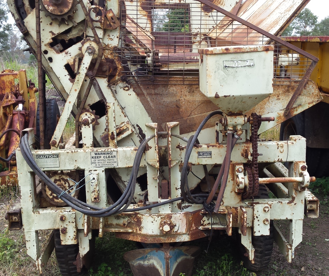BONEL SINGLE ROW CANE PLANTER 
