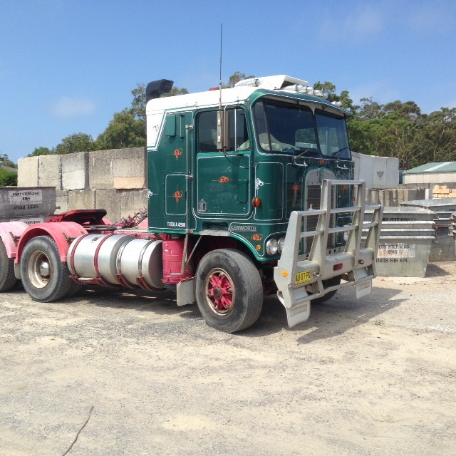 1978 KENWORTH K124 PRIME MOVER