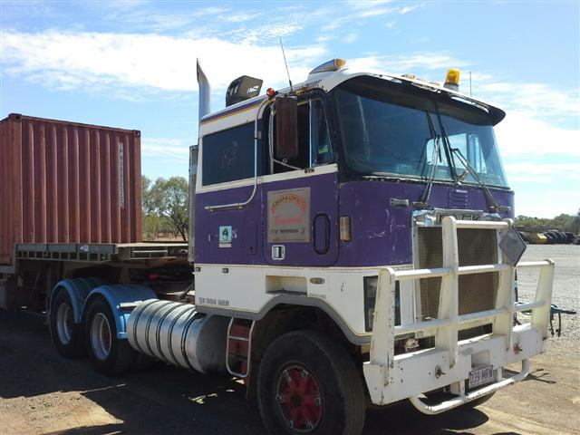 1982 MACK CRUISELINER