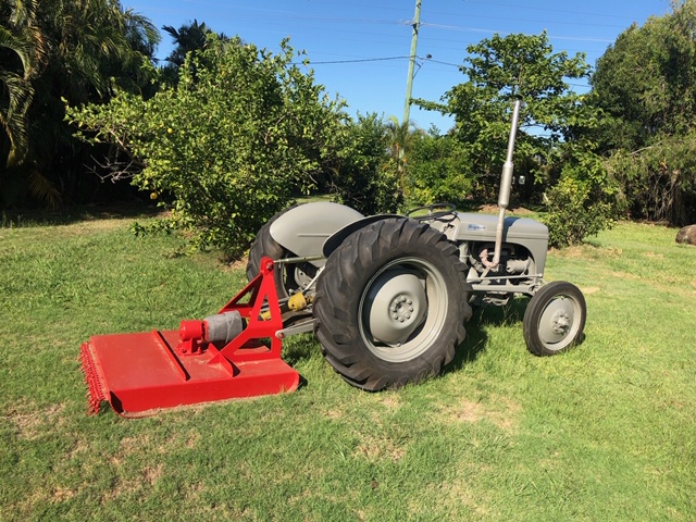 MASSEY FERGUSON TE20A TRACTOR SLASHER