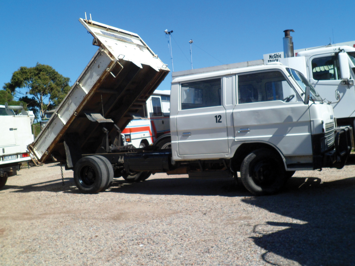1984 Mazda T3000 Dual Cab Tipper