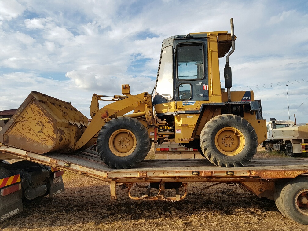 Komatsu WA70 Articulated Loader