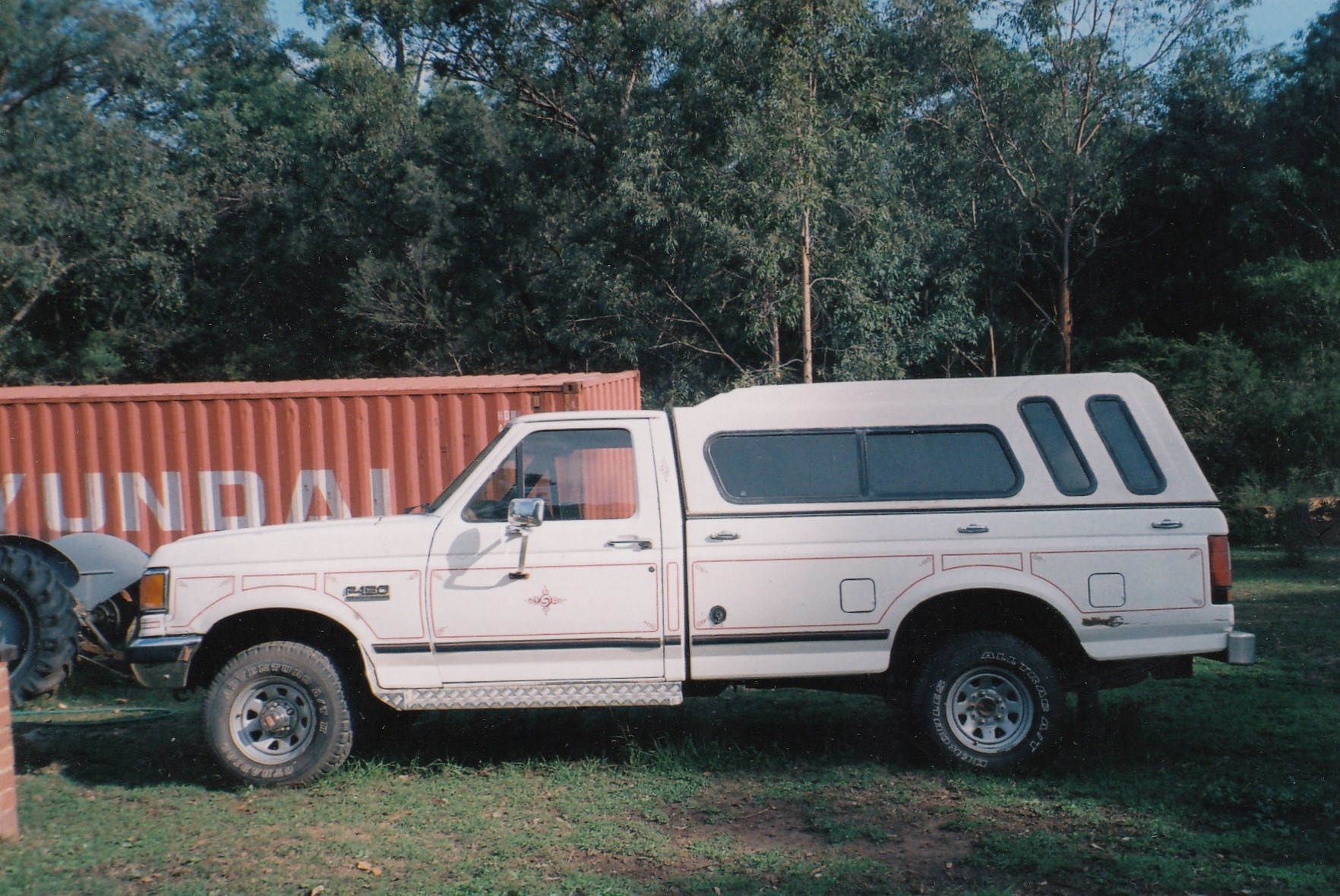 1990 FORD F150 XLT 4WD UTILITY