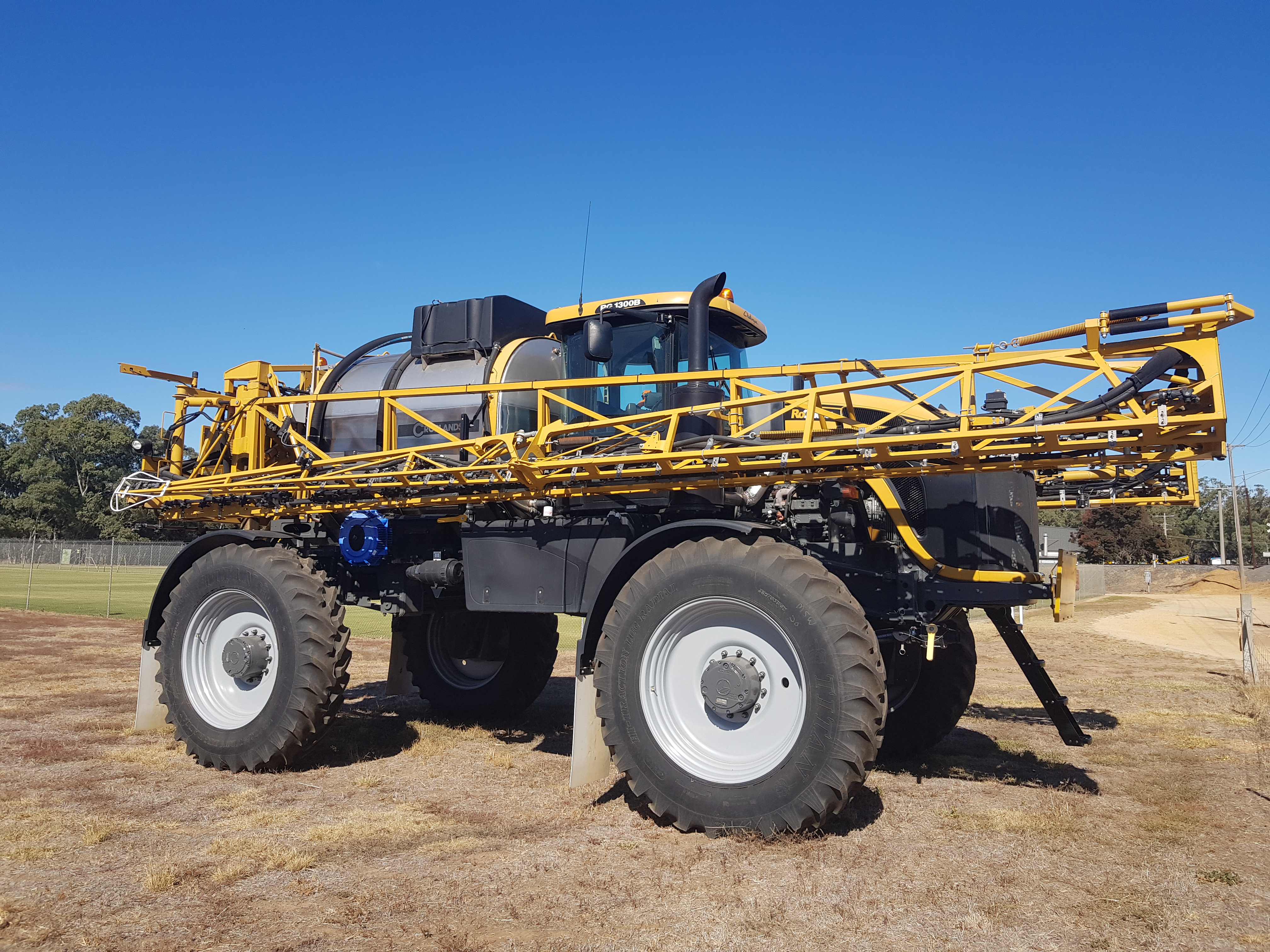 Rogator 1300B New Machine 4WD 6300L
