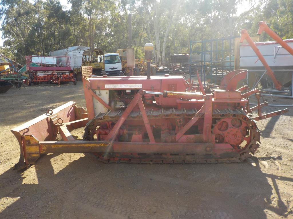 International TD5 Dozer