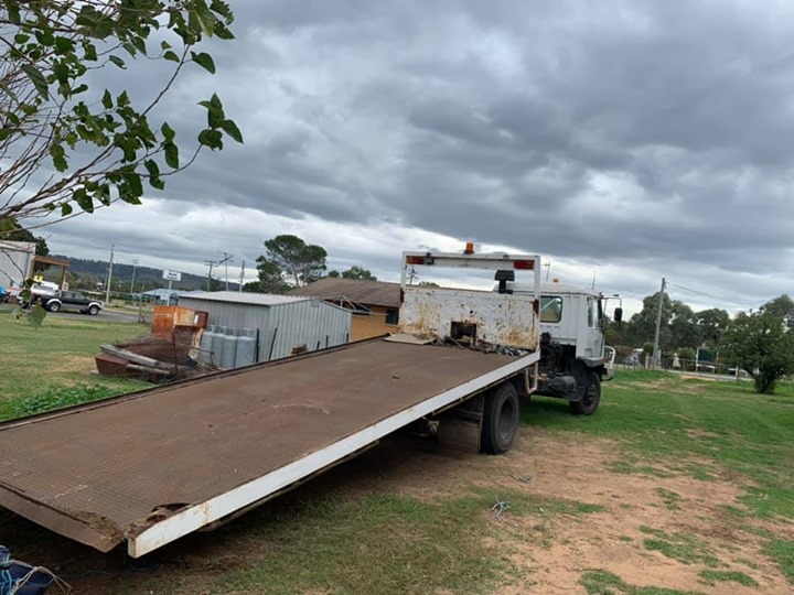 2003 MITSUBISHI FK86A TILT/SLIDE TOW TRUCK