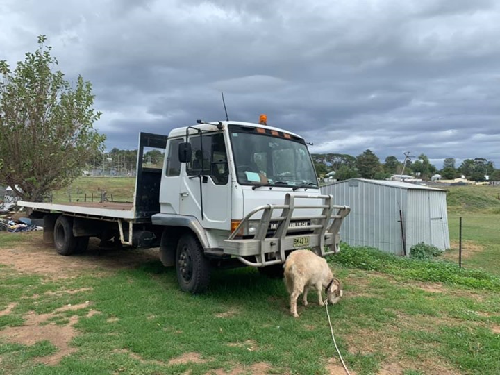 2003 MITSUBISHI FK86A TILT/SLIDE TOW TRUCK