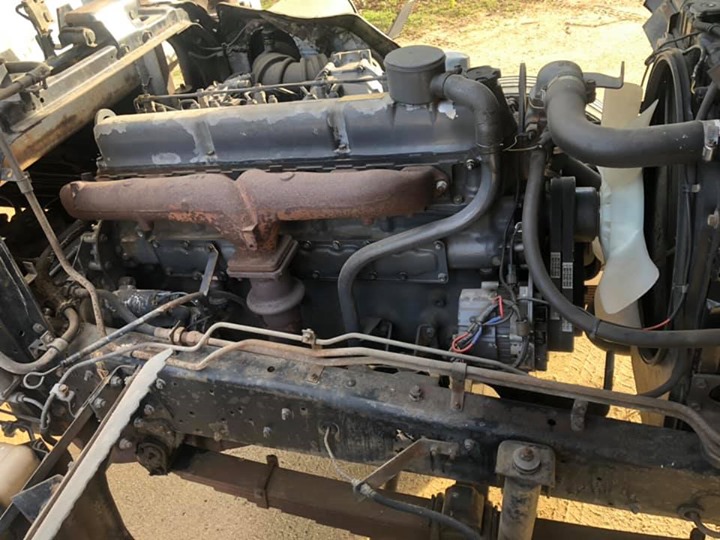 1989 MITSUBISHI FK417 TRAY
