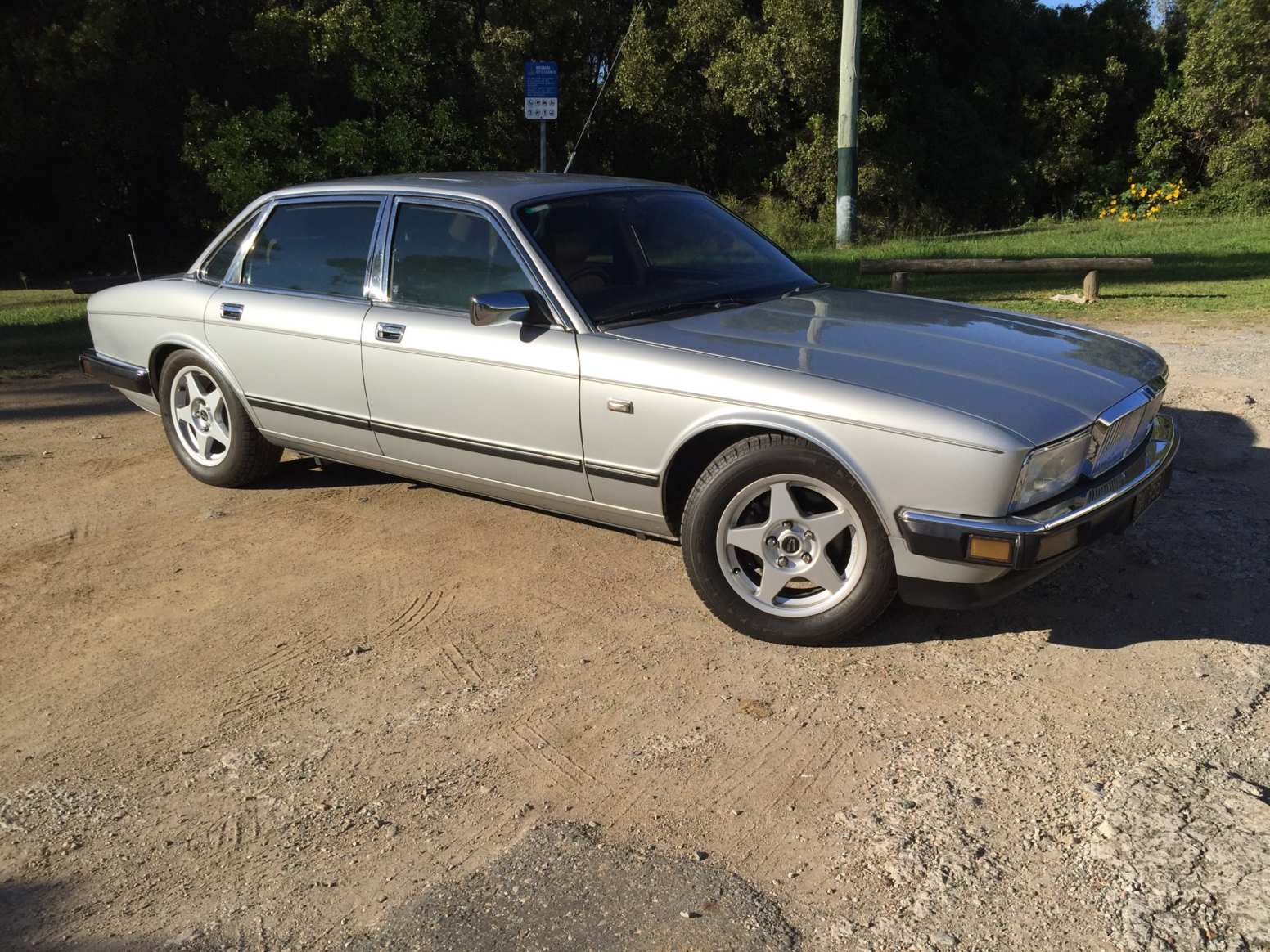 1988 JAGUAR XJ40 SOVEREIGN