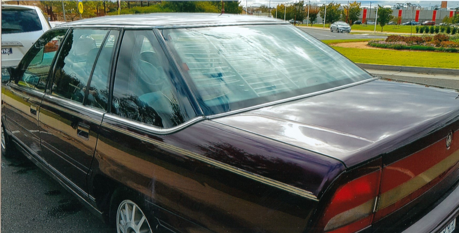 1995 HOLDEN STATESMAN SERIES I SEDAN