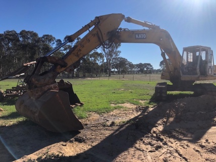 KATO HD9000 EXCAVATOR