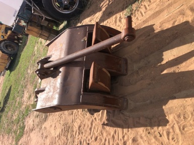 KATO HD9000 EXCAVATOR
