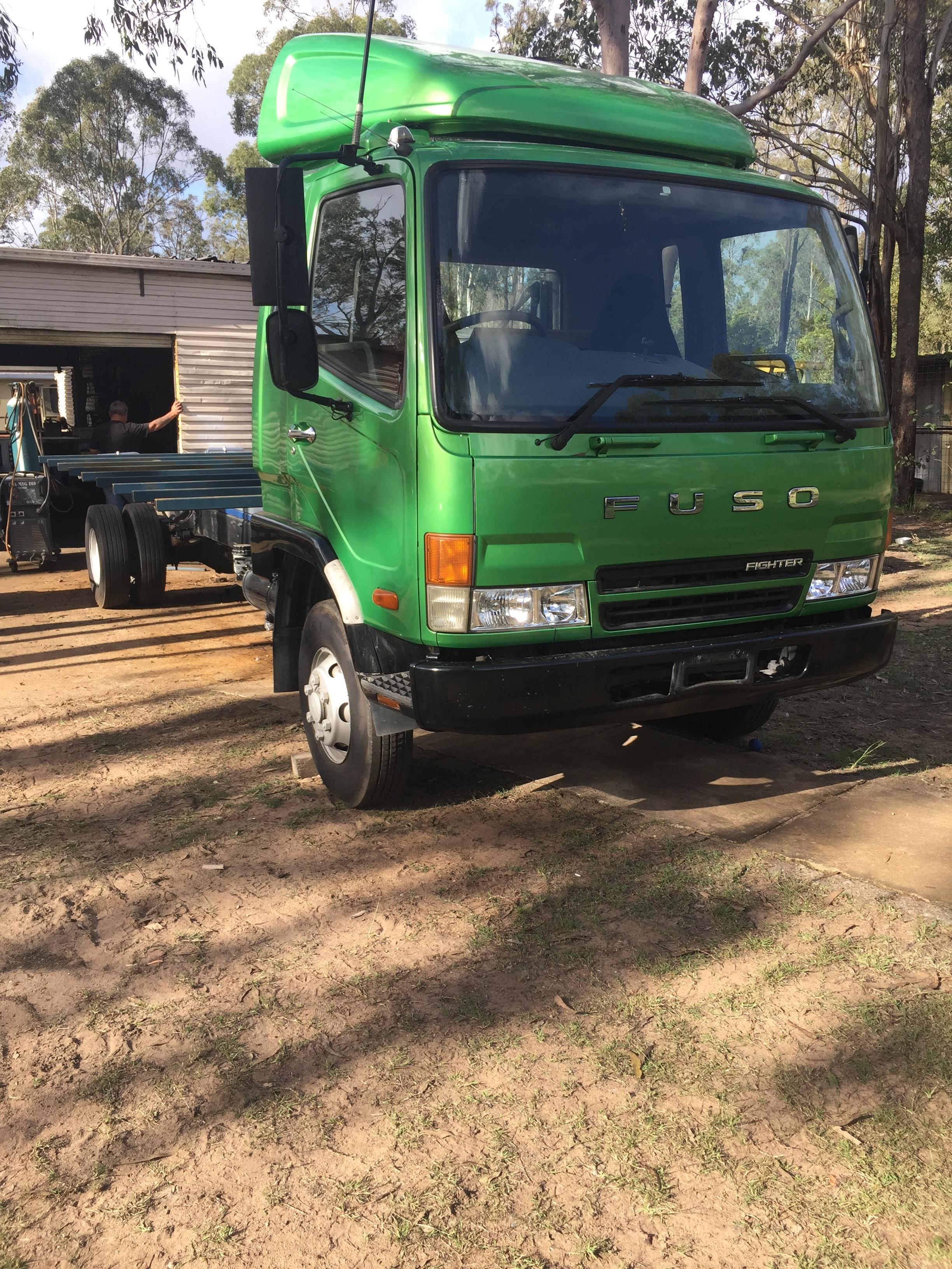 2006 FUSO 600 SERIES TILT SIDE