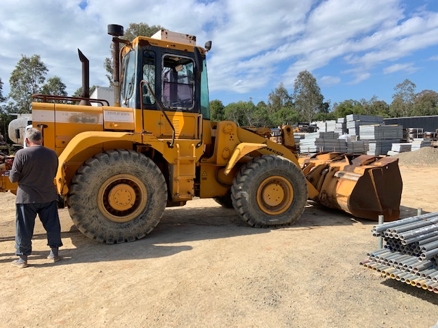 Hyundai LT750 4 Wheel Drive Loader