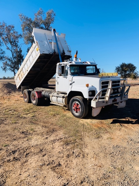 1985 INTERNATIONAL S2670