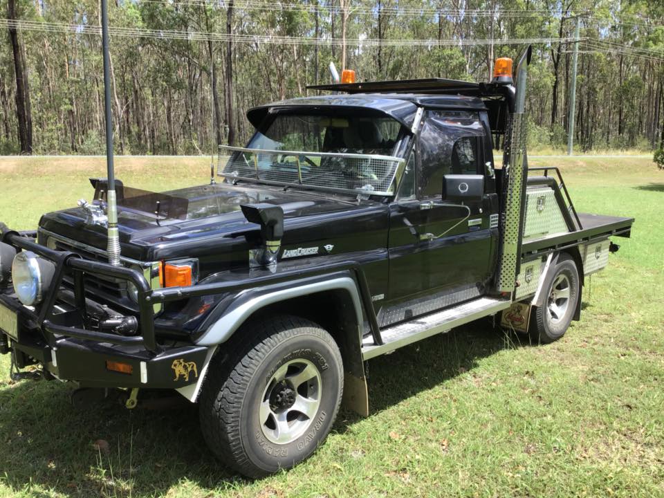 1985 TOYOTA LANDCRUISER 75 SERIES TRAY BACK UTE