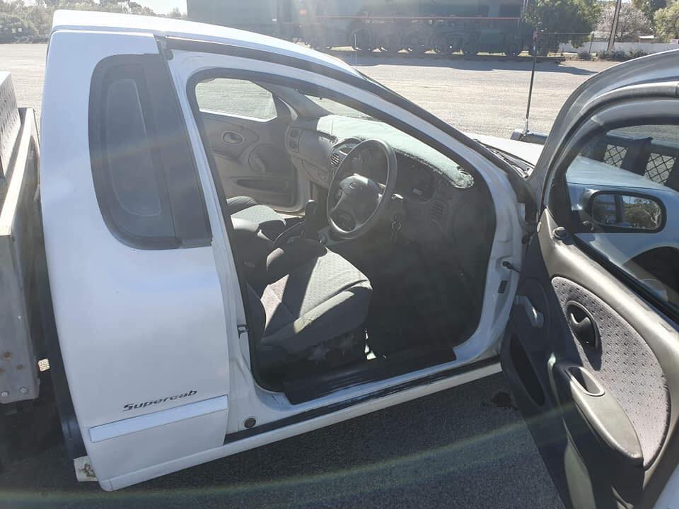 2000 FORD FALCON AU SUPER CAB UTILITY
