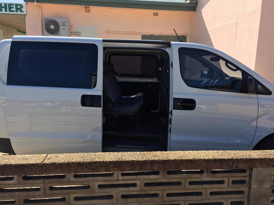 2009 HYUNDAI ILOAD VAN/CREW CAB