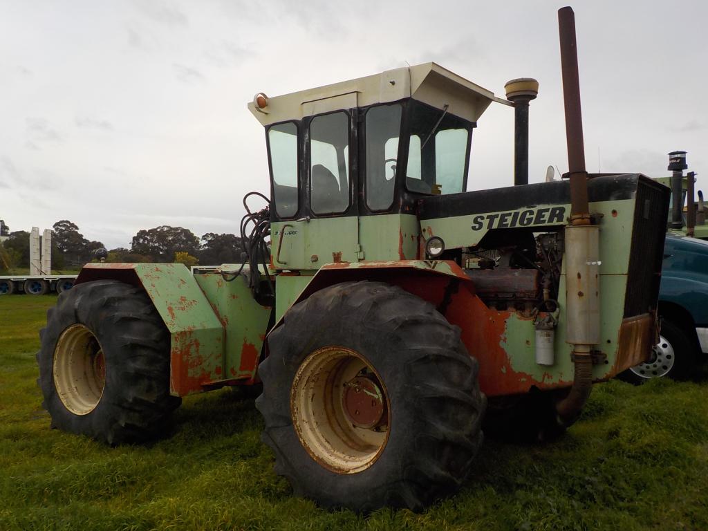 Steiger/Allis Chalmers Model 440 Tractor