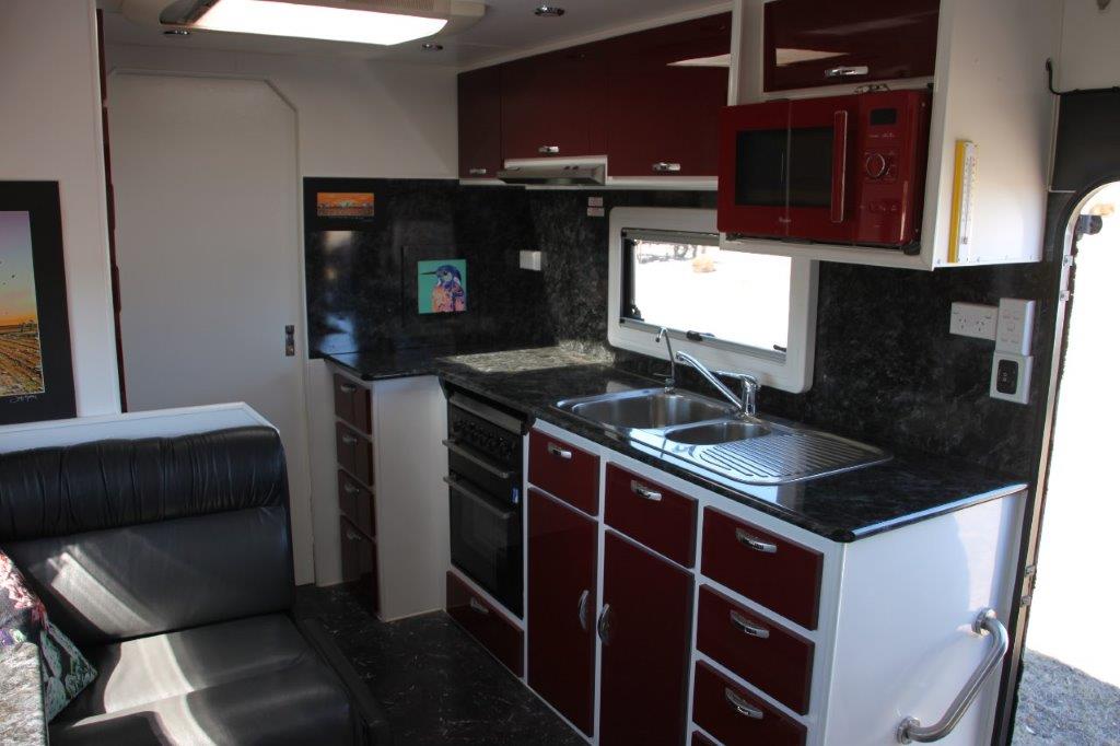 2016 BUSHMASTER BLUE GUM OFF ROAD CARAVAN