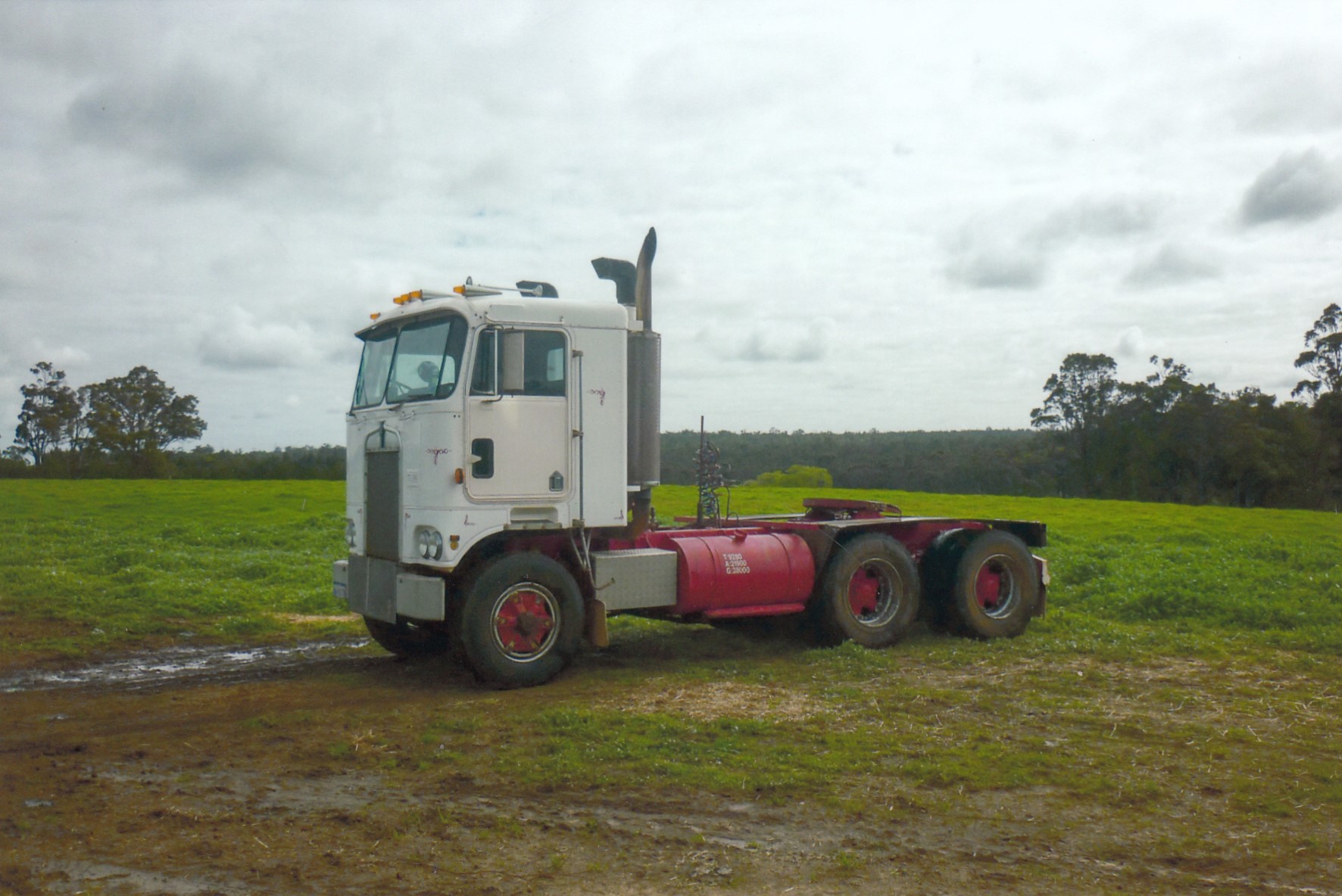 1980 KENWORTH K124 PRIME MOVER