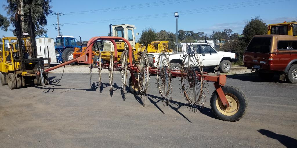VICON H1050 WHEEL HAY RAKE
