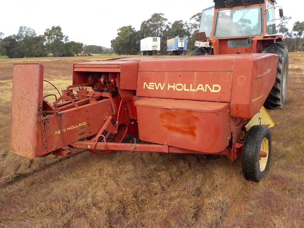 NEW HOLLAND HAY BALER 317