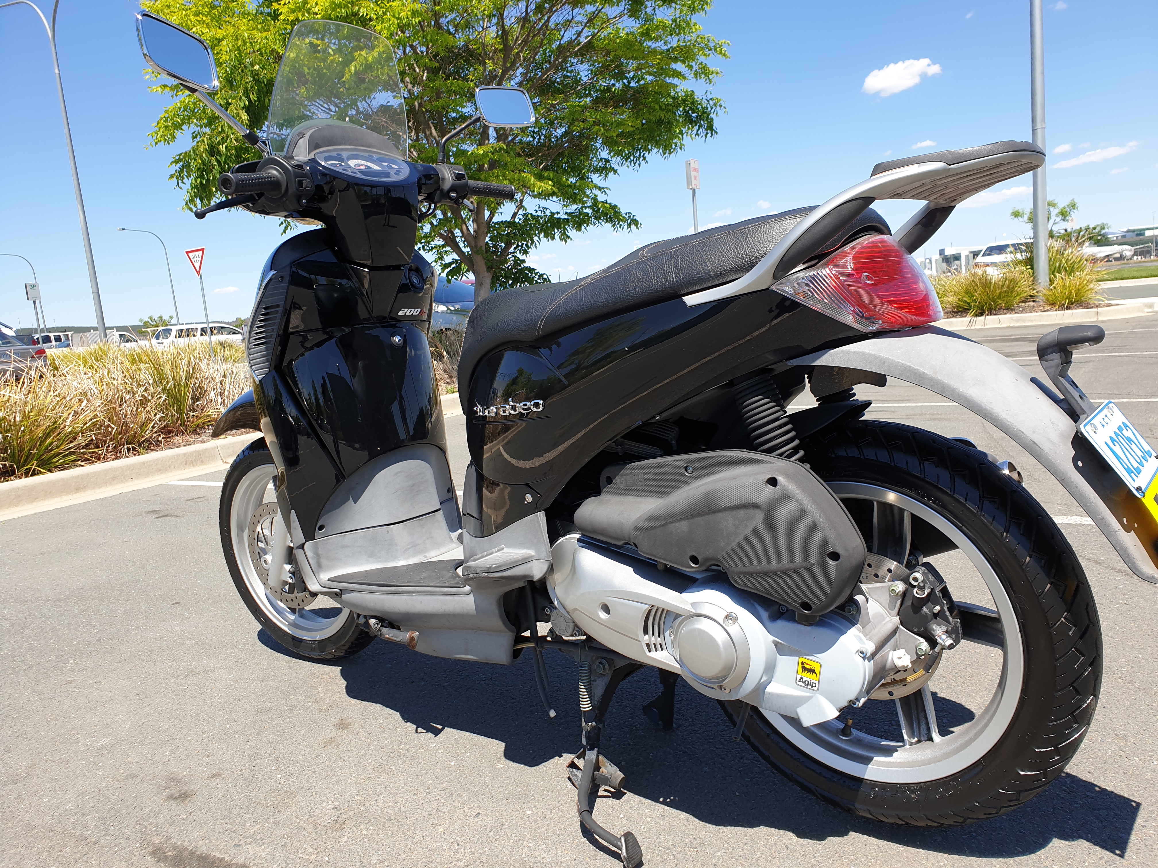 2010 APRILIA SCARABEO 200 SCOOTER