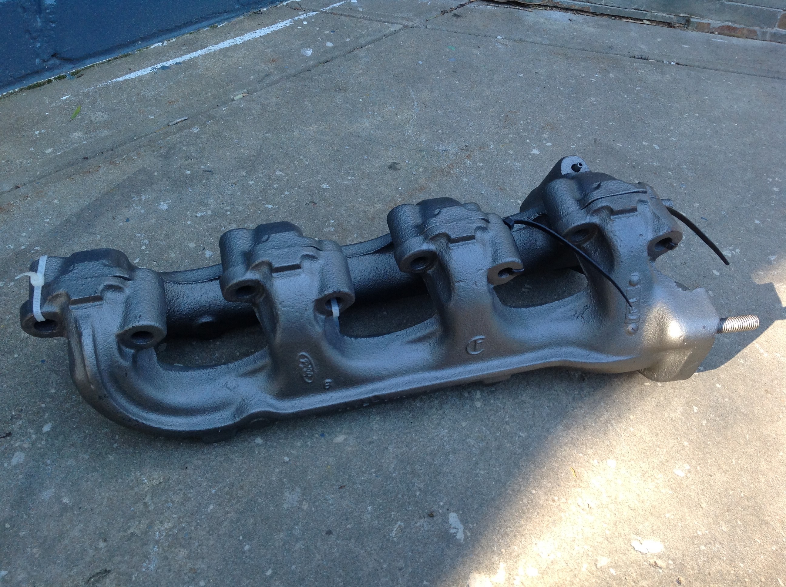FORD WINDSOR 289/302 FACTORY EXHAUST MANIFOLDS