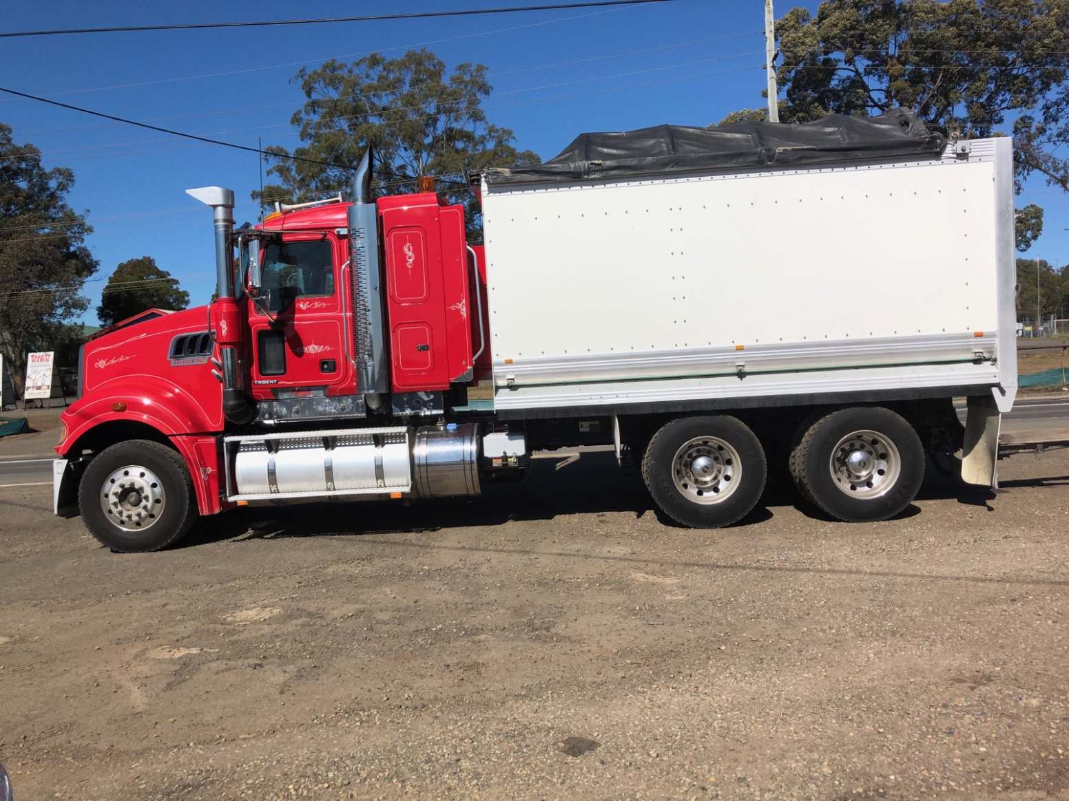 2013 MACK TRIDENT 