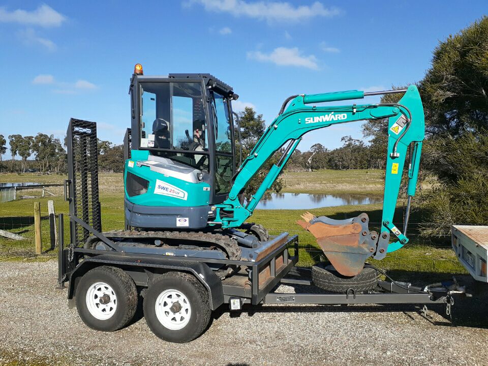 2018 SUNWARD 2.5 TON EXCAVATOR