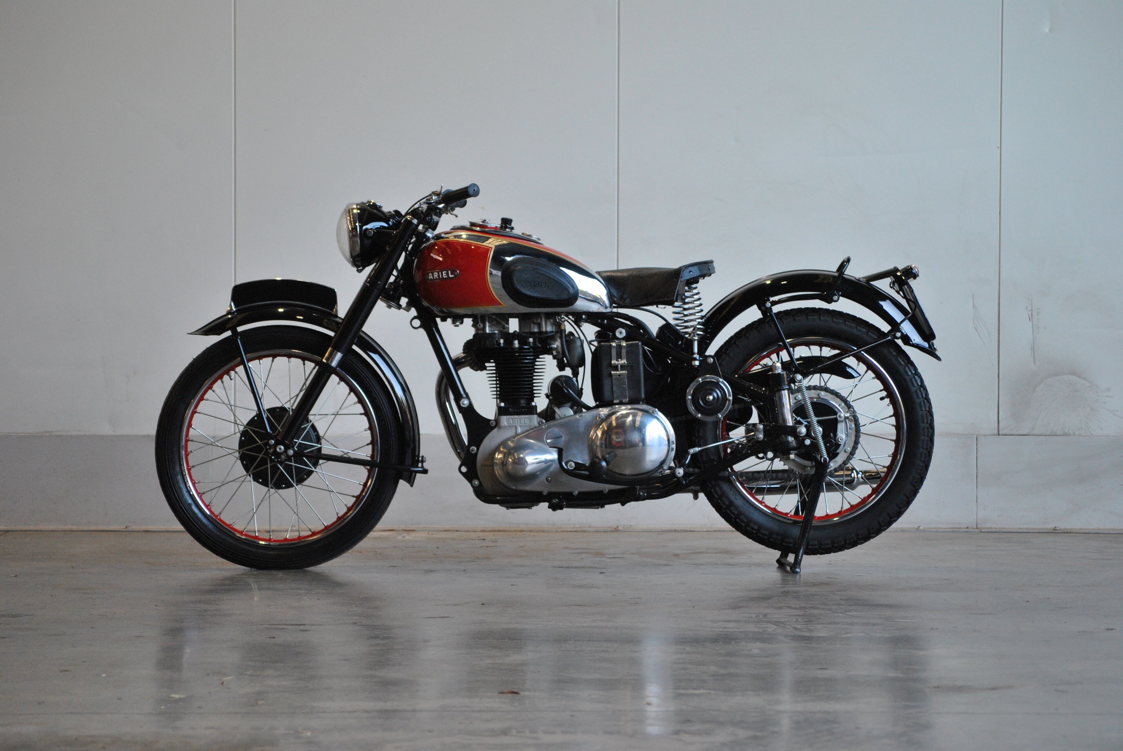C1949 ARIEL RED HUNTER 500CC SINGLE