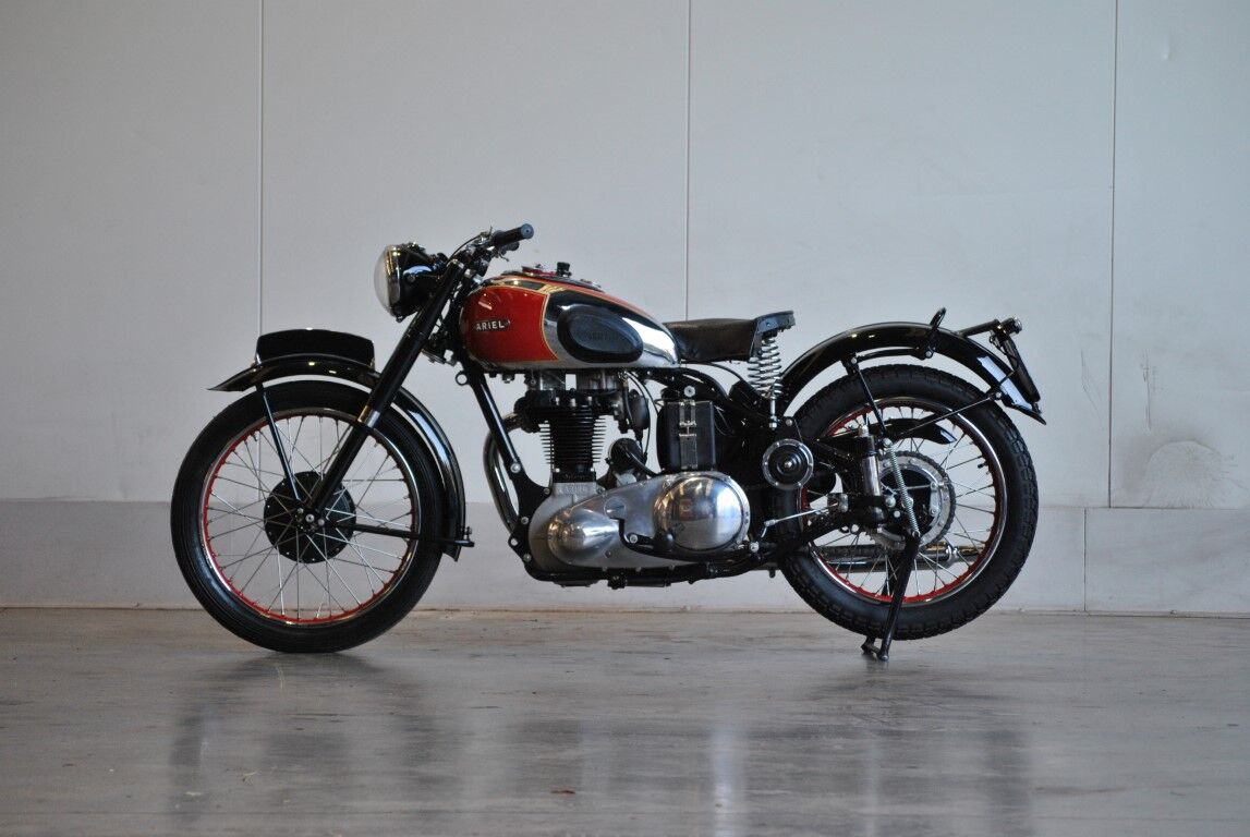 C1949 ARIEL RED HUNTER 500CC SINGLE